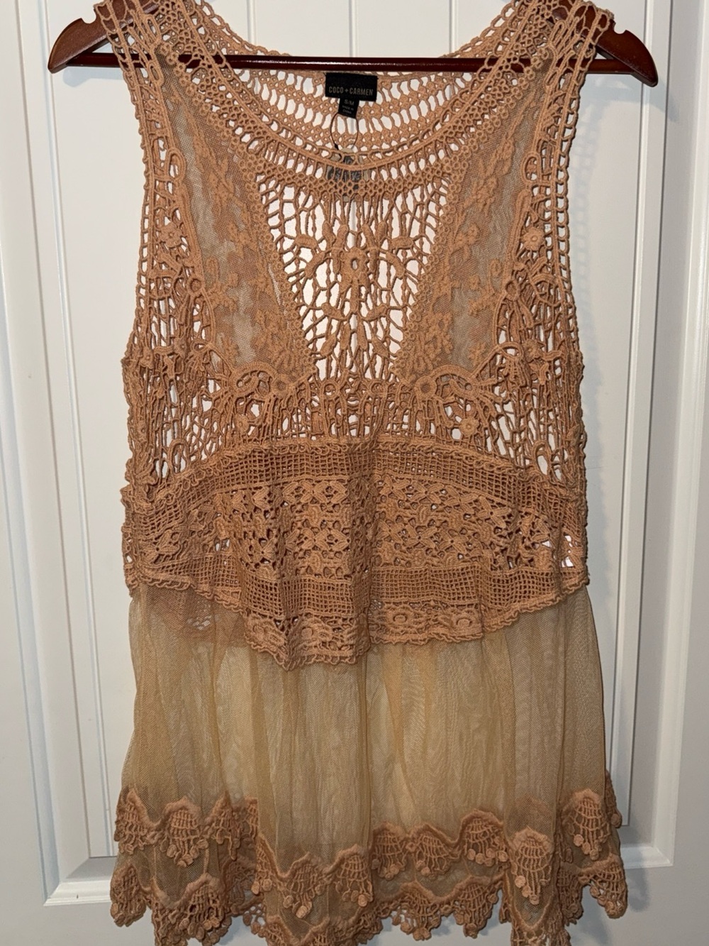 Women’s Coco and Carmen Crochet & Lace Camisole Top in Dusty Peach/ Tan Sz S/M
